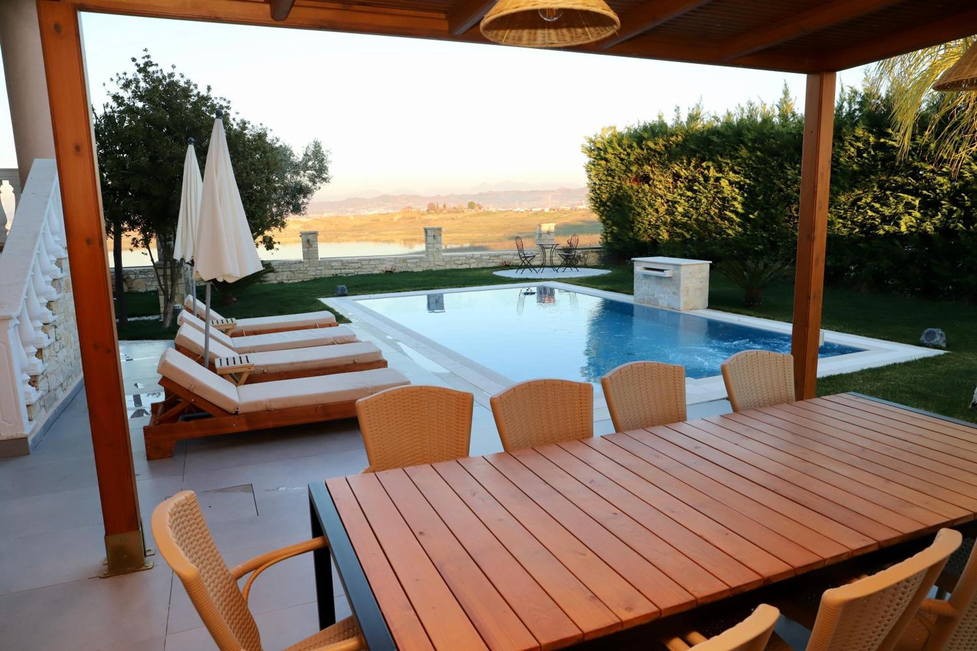 Green Villa With Private Pool Durres Exterior photo
