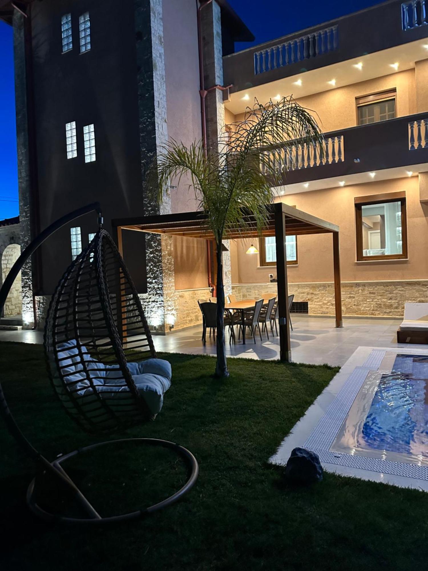 Green Villa With Private Pool Durres Exterior photo