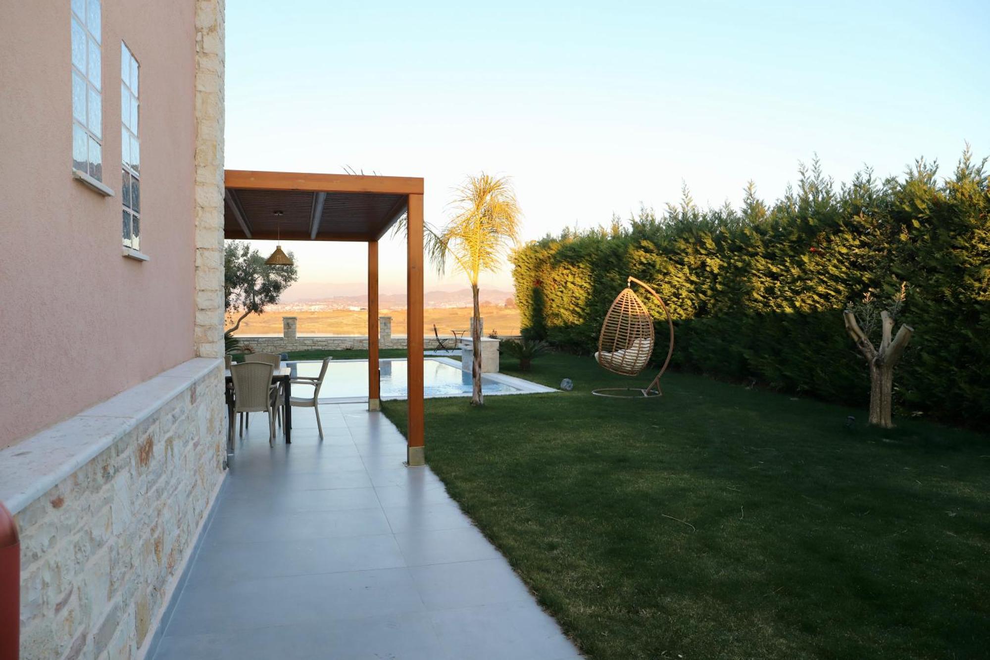 Green Villa With Private Pool Durres Exterior photo