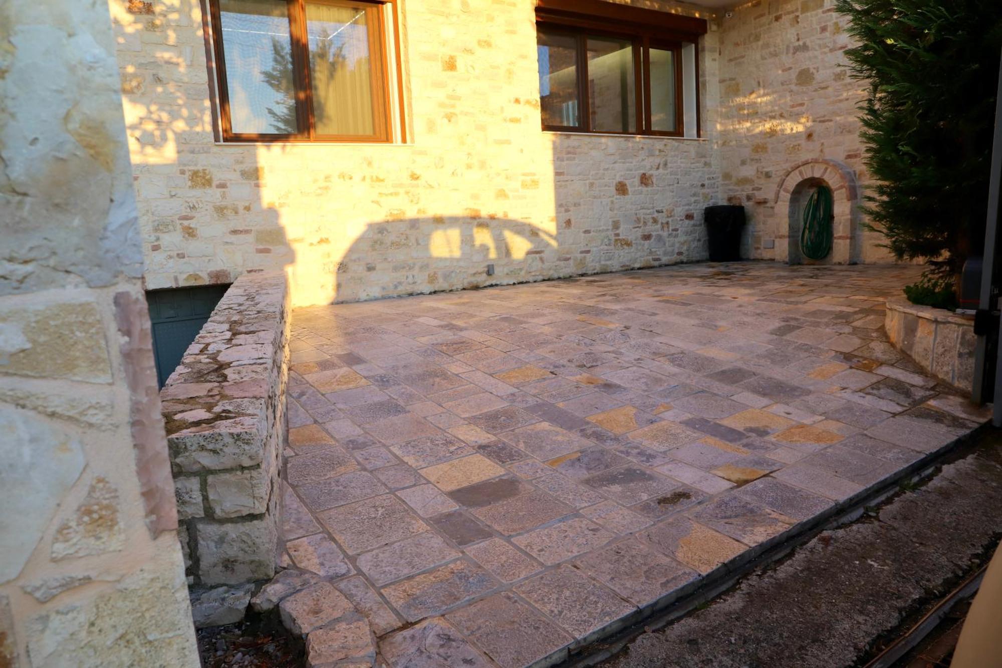 Green Villa With Private Pool Durres Exterior photo